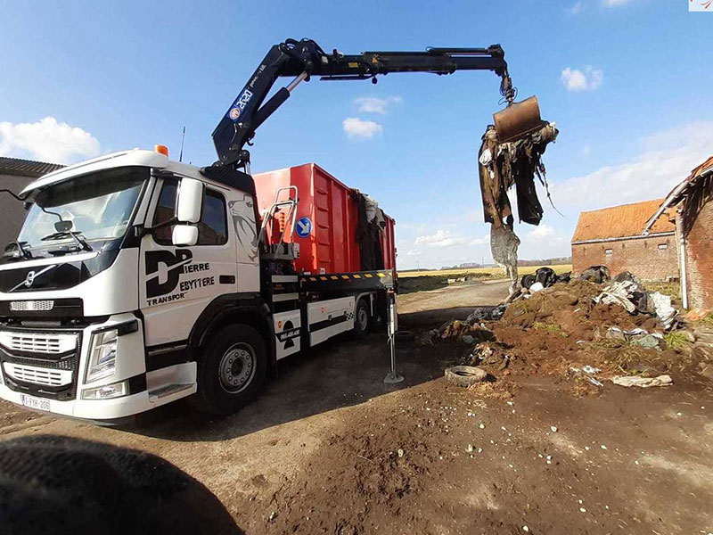 004_Debarrassage_chantier_Pierre_Debyttere_Transport_Celles_location_machines_engins_Tournai_Frasnes_Mons_Mouscron_debarrasage_nettoyage_chantier